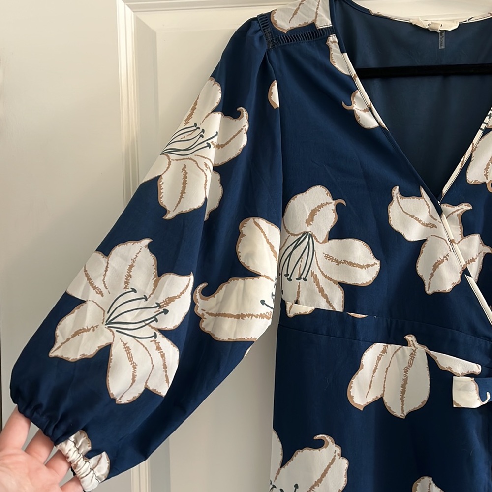 • Bohme Floral Wrap Dress • - Picture 5 of 6